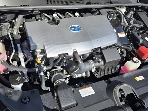 Used 2019 Toyota Prius XLE image 16