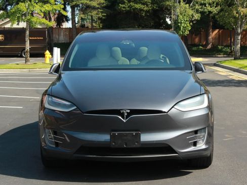 Used 2017 Tesla Model X 75D AWD/4WD image 2