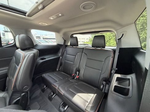 Used 2023 GMC Acadia AT4 w/ Preferred Package AWD/4WD image 25