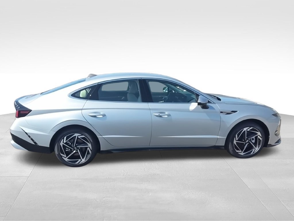 New 2026 Hyundai Sonata SEL AWD/4WD image 9
