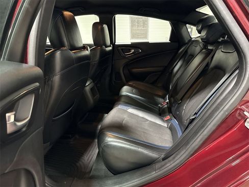 Used 2016 Chrysler 200 S image 23