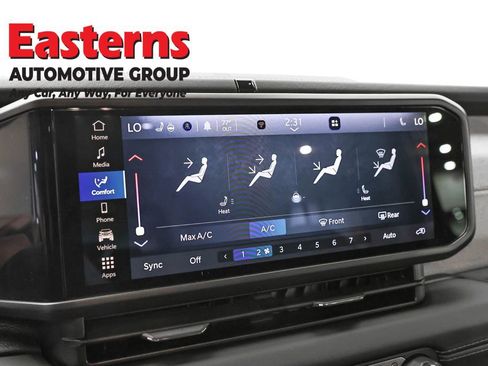 Used 2025 Jeep Wrangler Unlimited Sahara AWD/4WD image 19