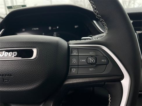 New 2025 Jeep Grand Cherokee L Limited image 15