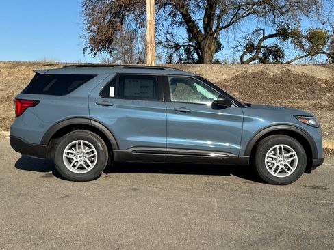 New 2026 Ford Explorer Active image 2