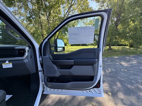 New 2025 Ford F350 XLT image 31