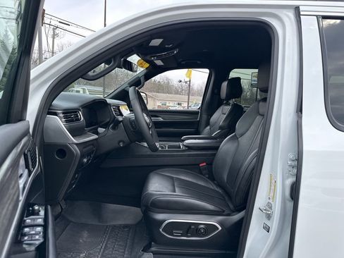 Used 2024 Jeep Wagoneer Series III image 5