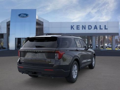 Used 2026 Ford Explorer Active AWD/4WD image 8