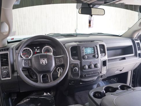 Used 2018 RAM 1500 Express w/ Black Ram 1500 Express Group RWD image 11