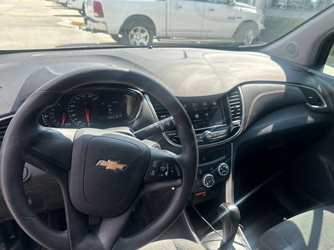 Used 2019 Chevrolet Trax LS FWD image 12