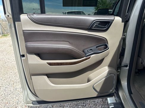 Used 2016 Chevrolet Suburban LT image 26