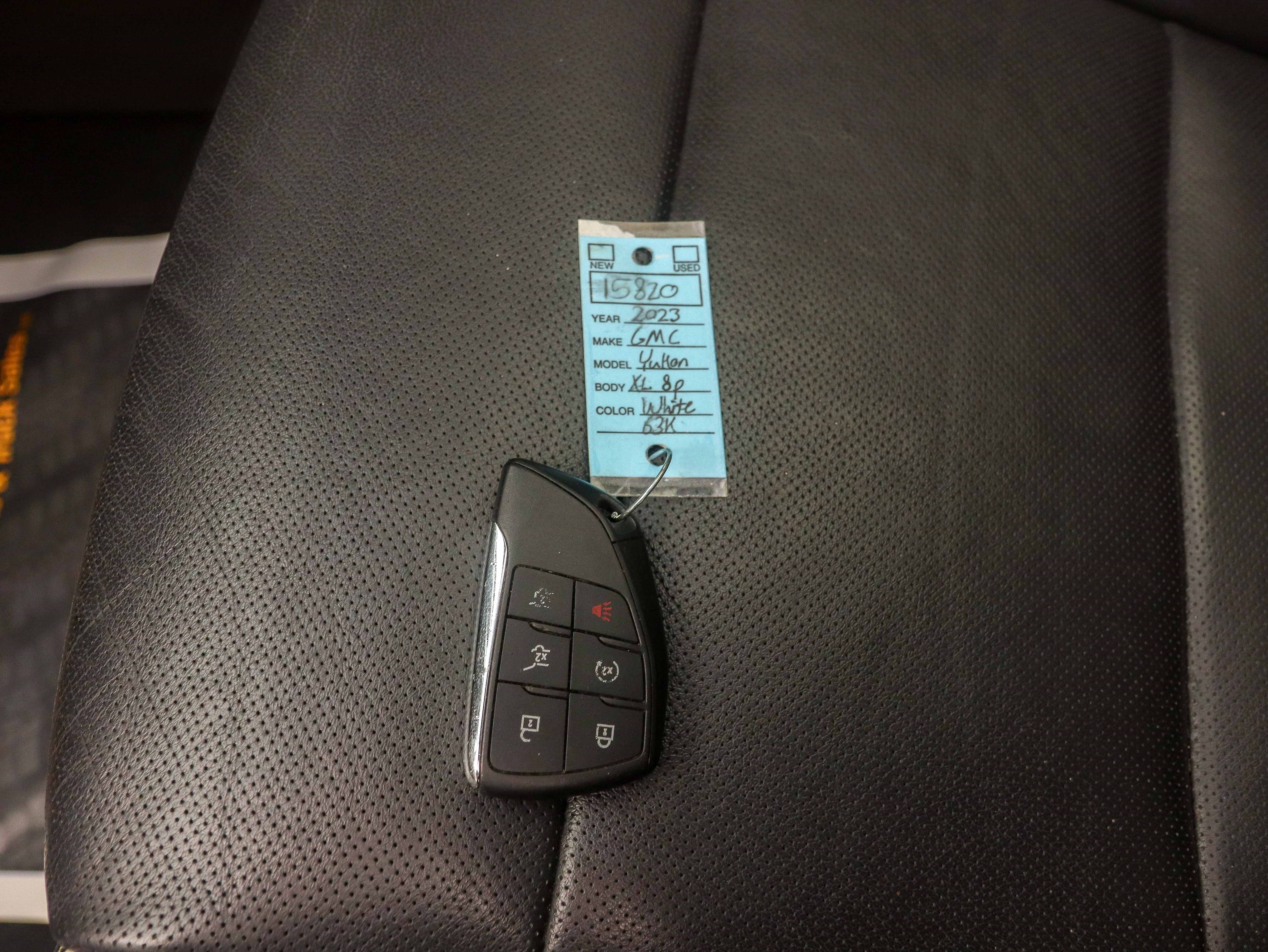 Used 2023 GMC Yukon XL SLT AWD/4WD image 21