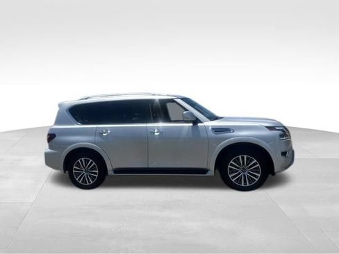 Used 2024 Nissan Armada SL w/ Captain's Chairs Package AWD/4WD image 7