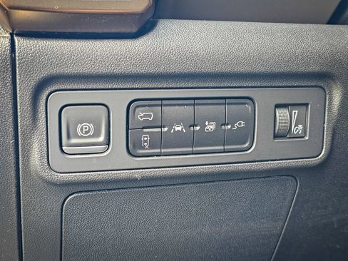 Used 2025 GMC Hummer EV 2X w/ LPO, Illumination Package AWD/4WD image 16