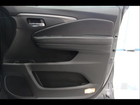 Used 2023 Honda Ridgeline RTL-E image 25
