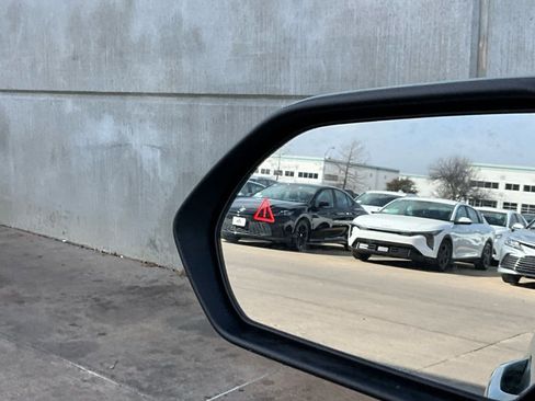 Used 2025 Kia K4 LXS image 19