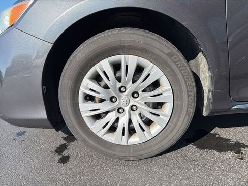 Used 2012 Toyota Camry LE FWD image 9