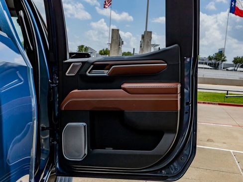 Used 2025 GMC Sierra 1500 Denali Ultimate AWD/4WD image 40