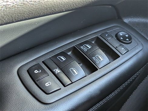 Used 2021 Jeep Grand Cherokee Laredo X image 20