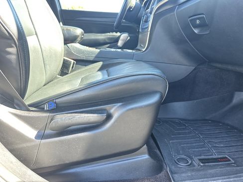 Used 2016 Jeep Grand Cherokee Laredo image 15