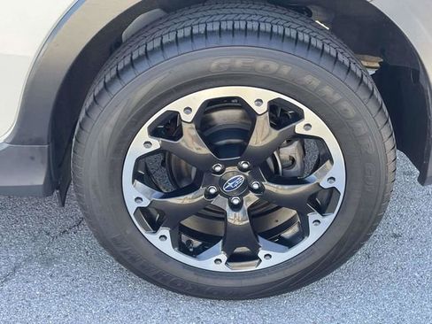 Used 2023 Subaru Crosstrek 2.0i Premium image 9