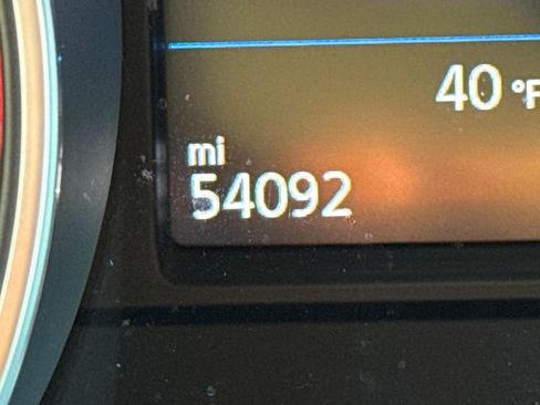 Used 2021 Volkswagen Tiguan SE w/ Panoramic Sunroof Package image 27