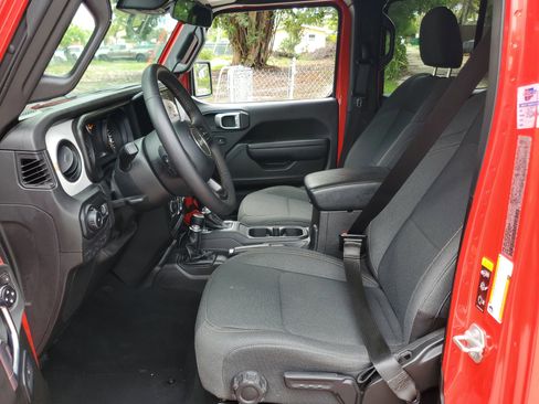 Used 2024 Jeep Wrangler Sport S image 14