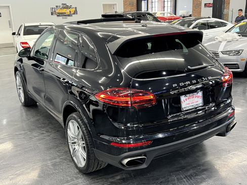 Used 2018 Porsche Cayenne Platinum Edition image 20