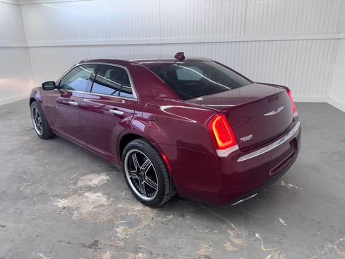 Used 2019 Chrysler 300 Limited image 7