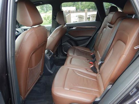 Used 2017 Audi Q5 2.0T Premium Plus w/ Technology Package AWD/4WD image 13