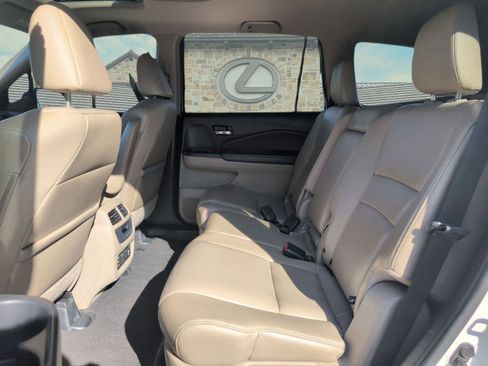 Used 2016 Honda Pilot Touring image 15