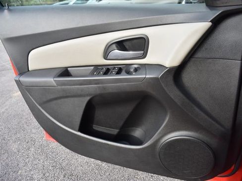 Used 2014 Chevrolet Cruze LS FWD image 23