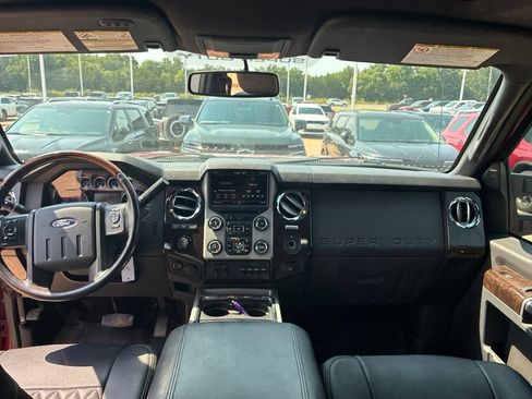 Used 2016 Ford F250 Platinum w/ FX4 Off-Road Package AWD/4WD image 18