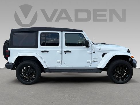 Used 2022 Jeep Wrangler Unlimited Sahara image 5