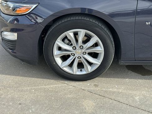 Used 2025 Chevrolet Malibu LT image 3