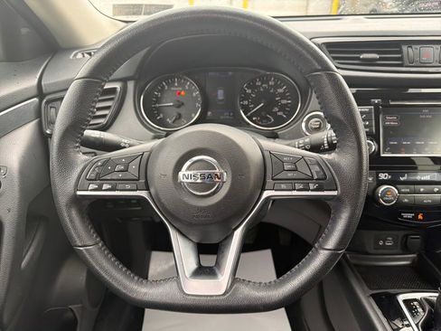 Used 2019 Nissan Rogue SV AWD/4WD image 15