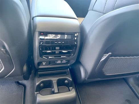 New 2025 Jeep Grand Cherokee L Limited w/ Black Appearance Package image 22