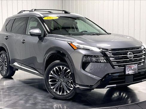 Used 2026 Nissan Rogue Platinum AWD/4WD image 3