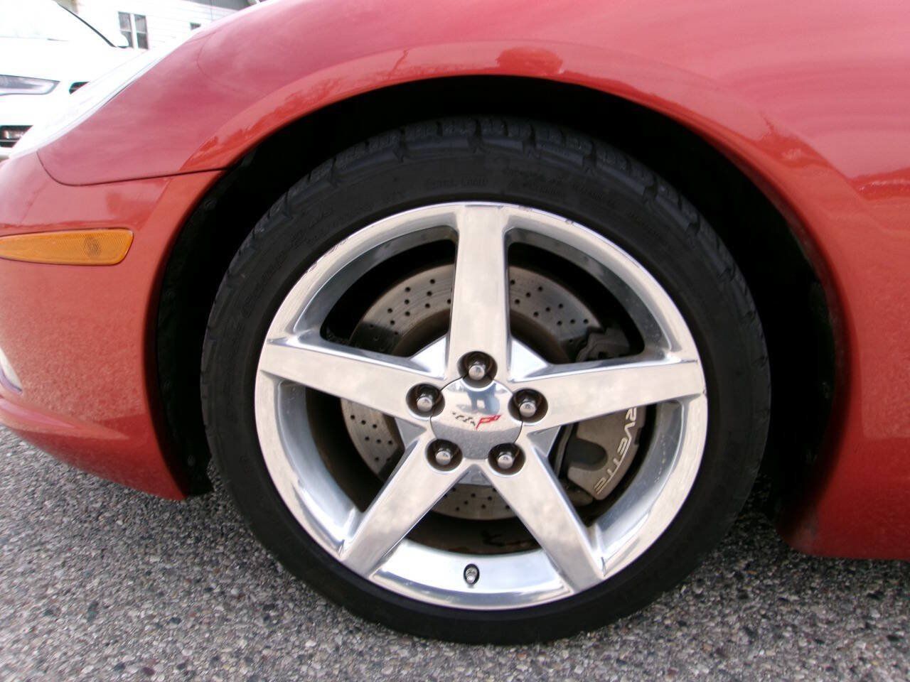 Used 2005 Chevrolet Corvette Coupe w/ Preferred Equipment Group RWD image 9