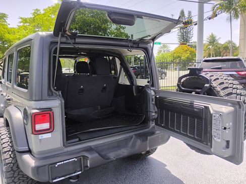 Used 2020 Jeep Wrangler Unlimited Sport S AWD/4WD image 10