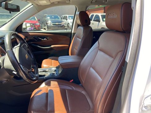 Used 2021 Chevrolet Traverse High Country w/ LPO, Floor Liner Package AWD/4WD image 21