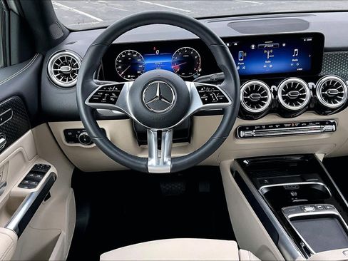 Certified 2025 Mercedes-Benz GLB 250 image 5