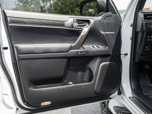 Used 2022 Lexus GX 460 w/ Black Line Special Edition AWD/4WD image 32