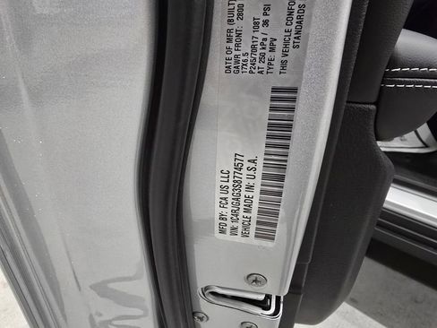 New 2025 Jeep Grand Cherokee Laredo w/ Luxury Tech Group I RWD image 13