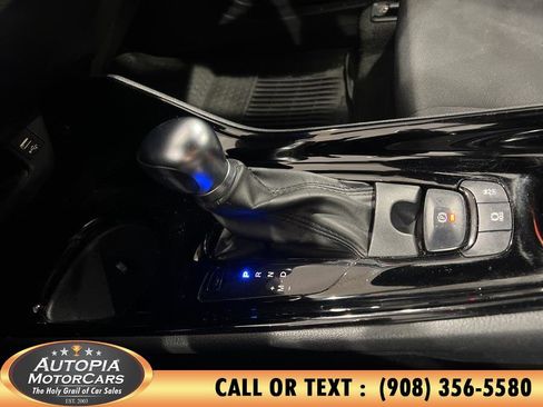 Used 2021 Toyota C-HR XLE image 30