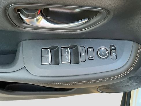 Used 2024 Honda HR-V Sport image 17