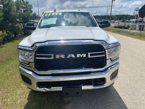 Used 2022 RAM 2500 Tradesman w/ Chrome Appearance Group AWD/4WD image 2