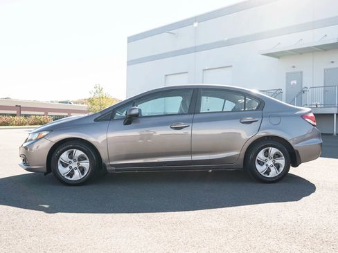 Used 2013 Honda Civic LX image 3