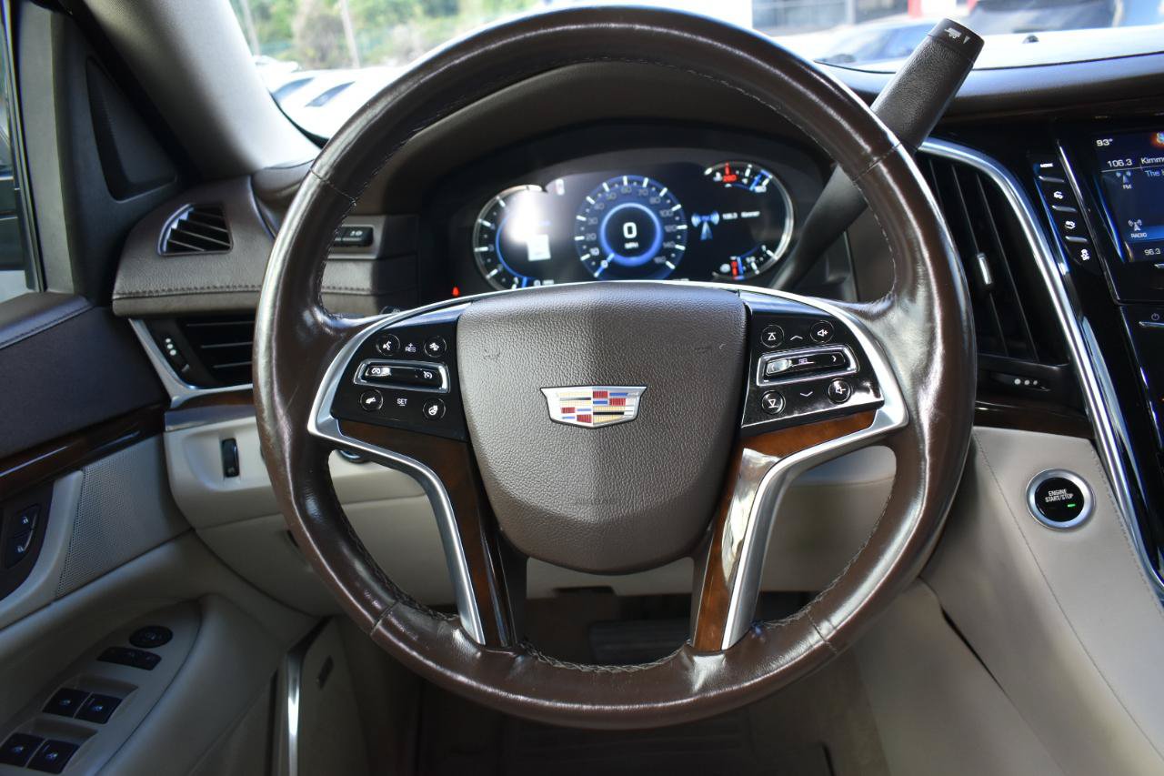 Used 2017 Cadillac Escalade Premium Luxury AWD/4WD image 14