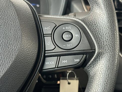 Used 2022 Toyota Corolla LE FWD image 25