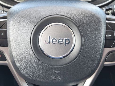 Used 2021 Jeep Cherokee Latitude Plus FWD image 37